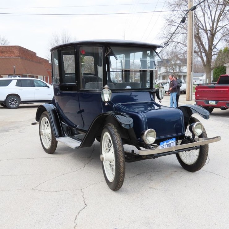 1918 Detroit Model 74 Brougham Electric Car