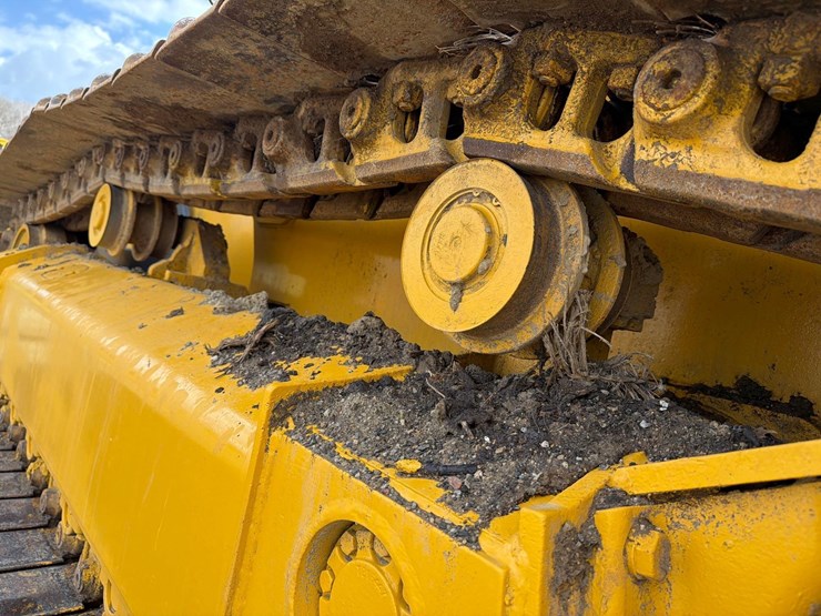 2019-deere-850k-lt-image-13