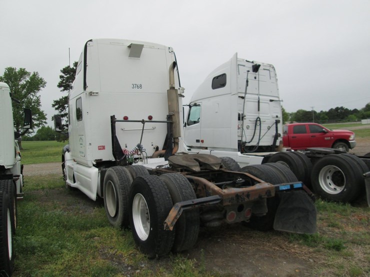 2008-peterbilt-387-image-4