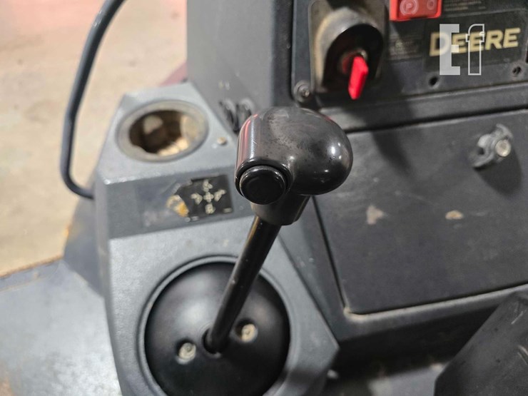 2013-deere-310k-image-22