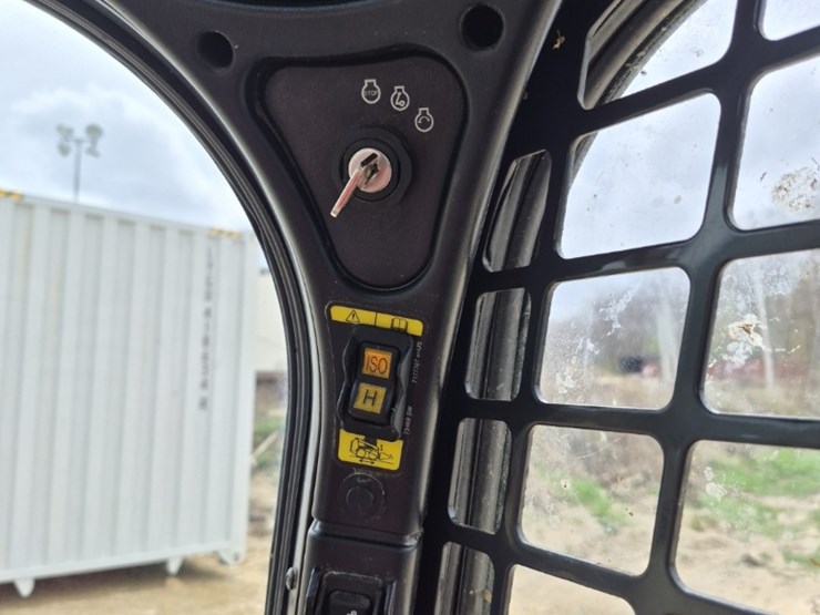 2024-bobcat-s450-image-14