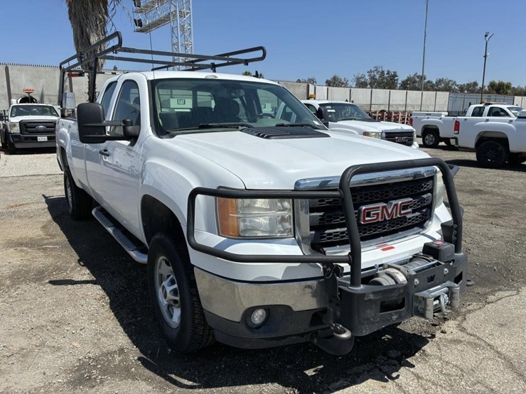 2012-gmc-sierra-2500-image-3