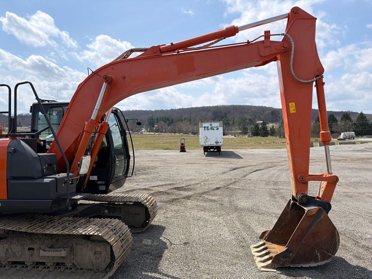 2019-hitachi-zx120-6-image-15