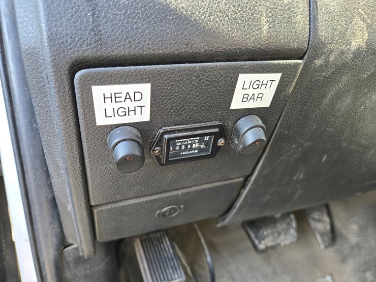 2017-massey-ferguson-8-image-56