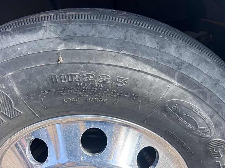 #1008-•-international-cab-and-chassis-image-65