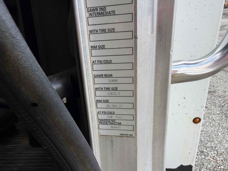 2019-peterbilt-337-image-42