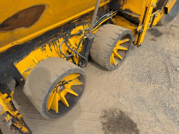 2000-blaw-knox-pf2181-image-11