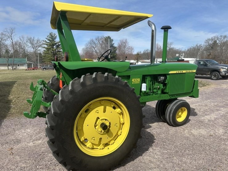 john-deere-4320-image-3