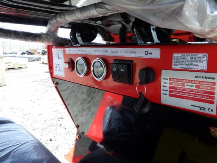 2026-sdlanch-ssl580-skid-steer-tracked-loader-image-15