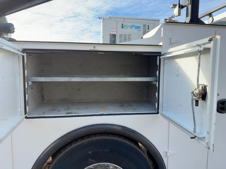 2017-kenworth-t270-image-22