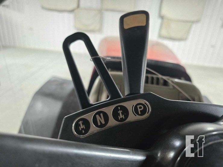 case-ih-magnum-245-image-13