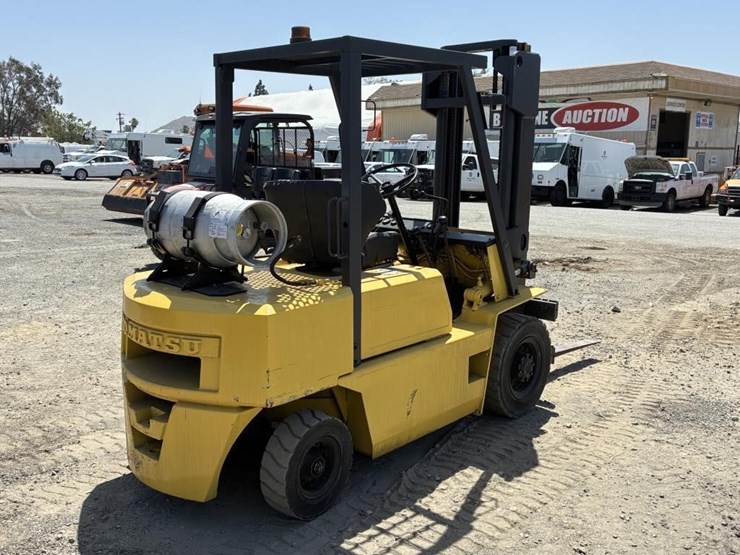 komatsu-fg25-8-image-3