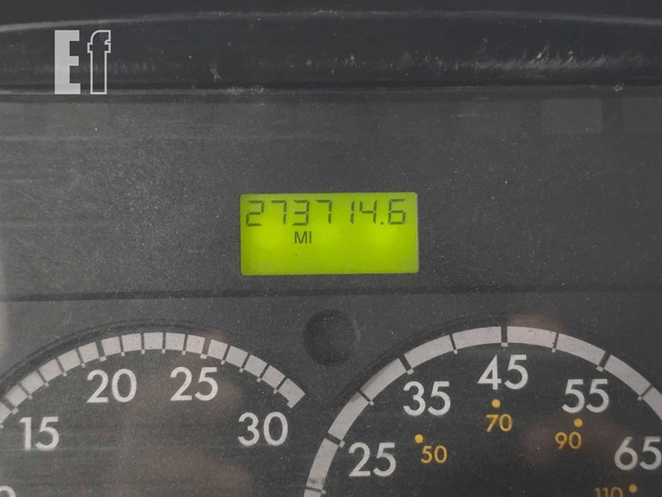 2009-freightliner-business-class-m2-106-image-13