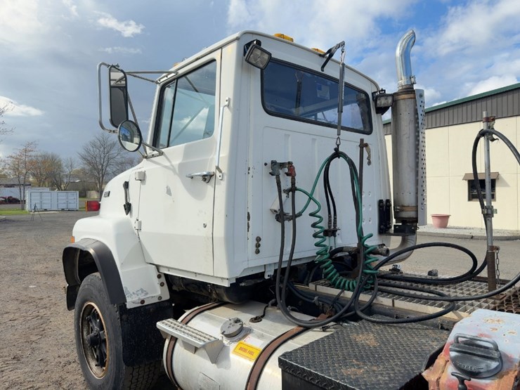 1987-ford-l9000-image-21