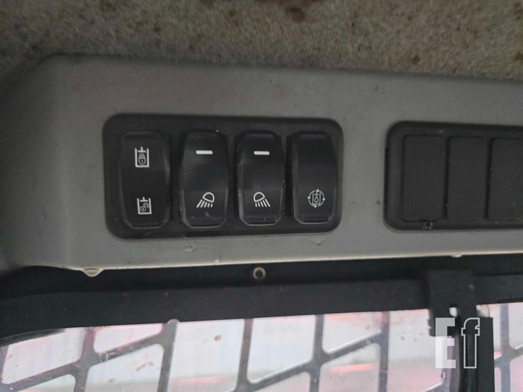 2021-caterpillar-226d3-image-19