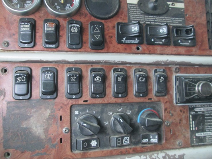 2008-peterbilt-387-image-48