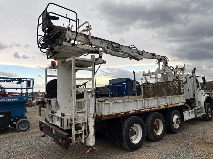 2010-massey-ferguson-8-image-28