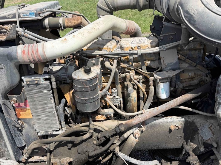 2000-peterbilt-357-image-24