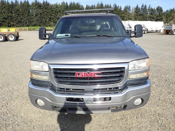 2007-gmc-sierra-2500hd-image-2