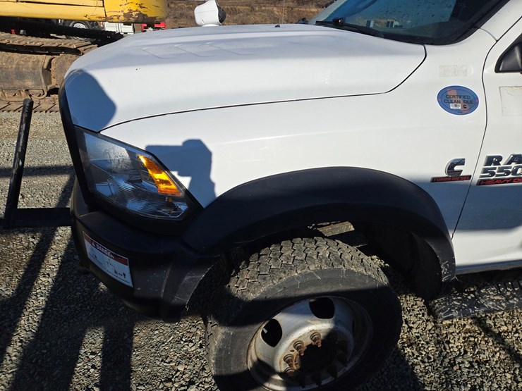 2017-massey-ferguson-8-image-9