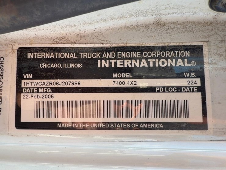 2006-international-7400-image-31