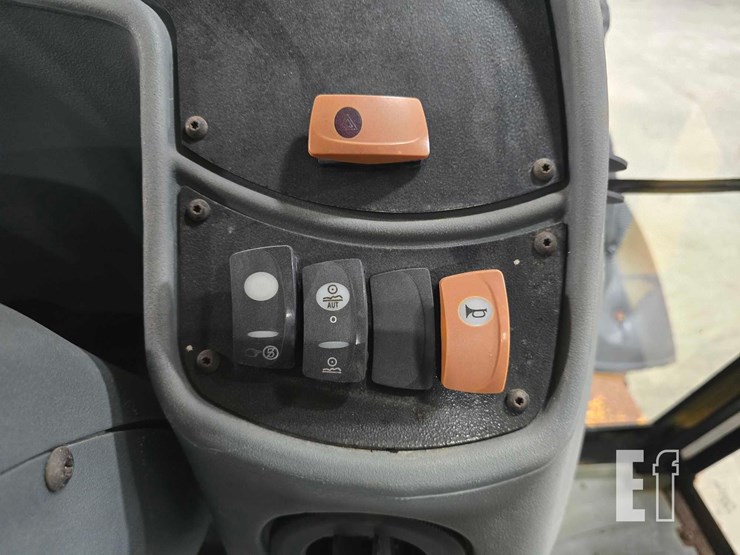 2005-caterpillar-420d-it-image-22