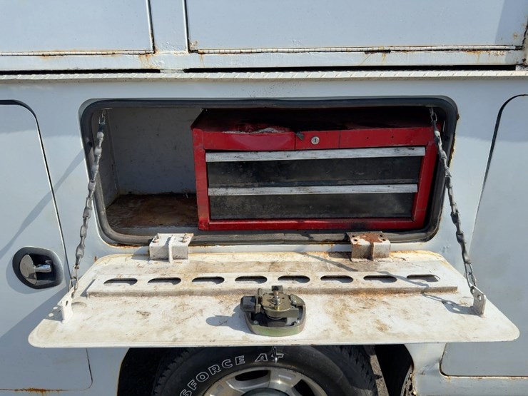 2010-ford-f350-xlt-image-14