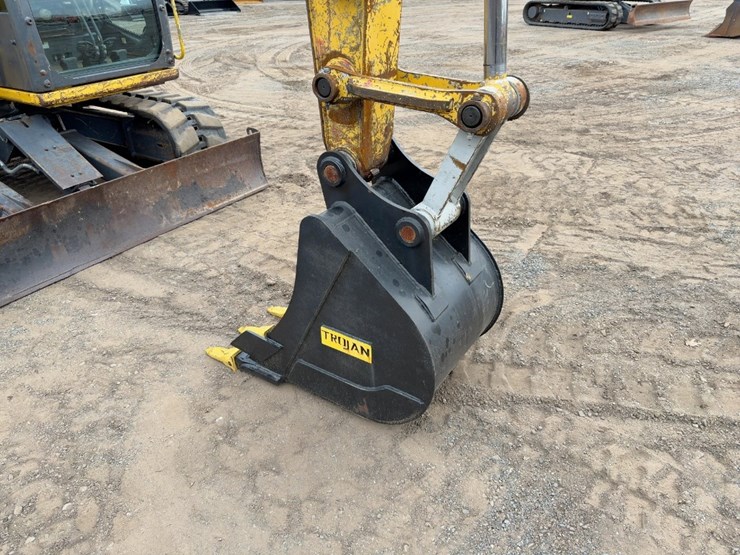 2017-kobelco-sk75sr-3e-image-8