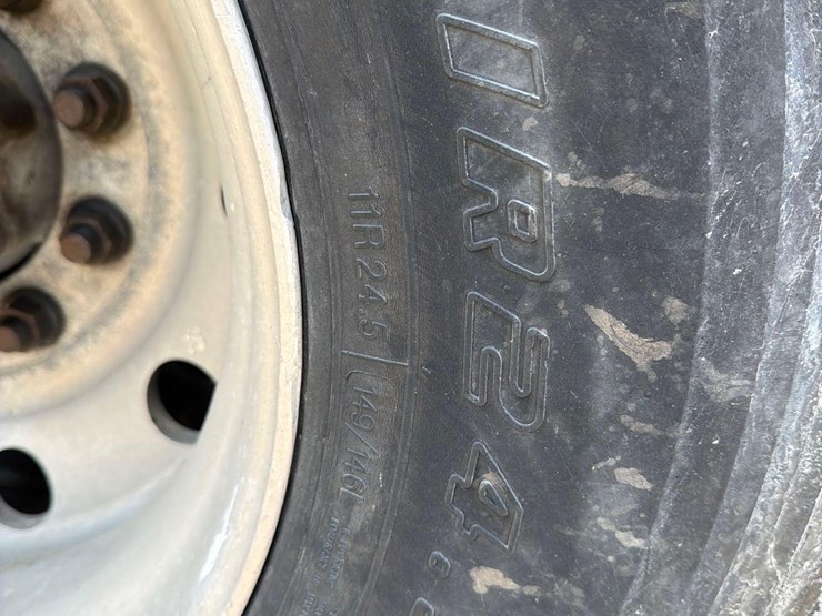 2012-peterbilt-389-image-17