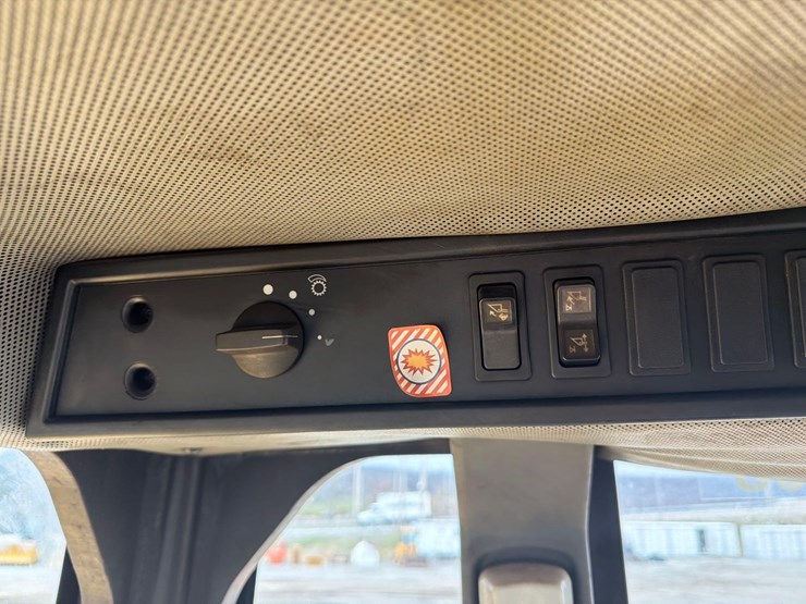 caterpillar-988g-image-27