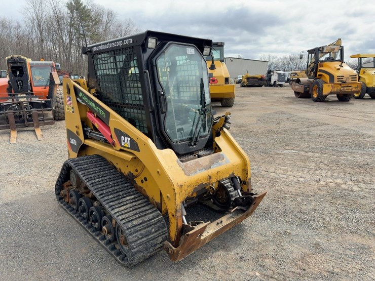 2014-caterpillar-247b3-image-7