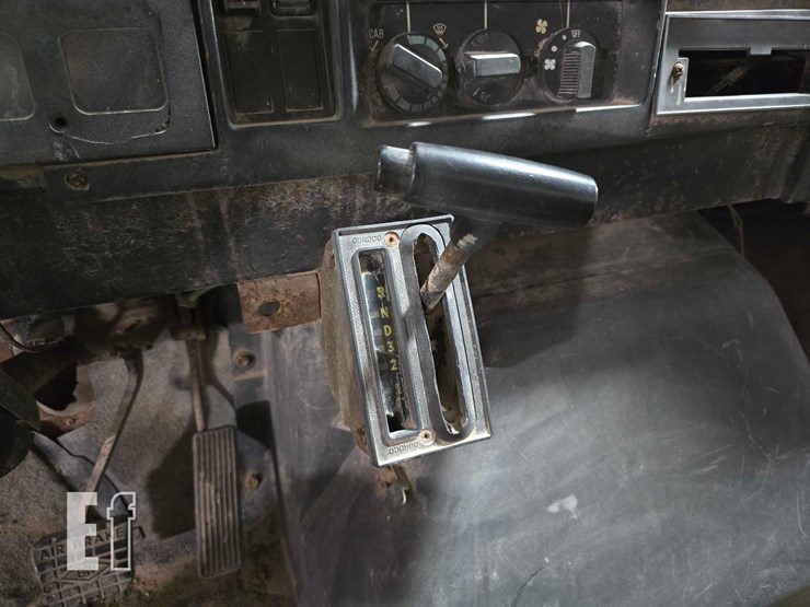 1990-international-4900-image-15