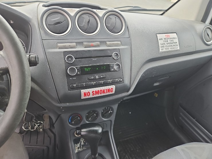 2013-ford-transit-image-18