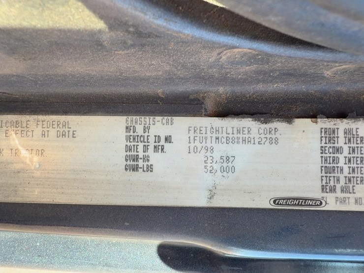 1999-freightliner-fl112-image-29