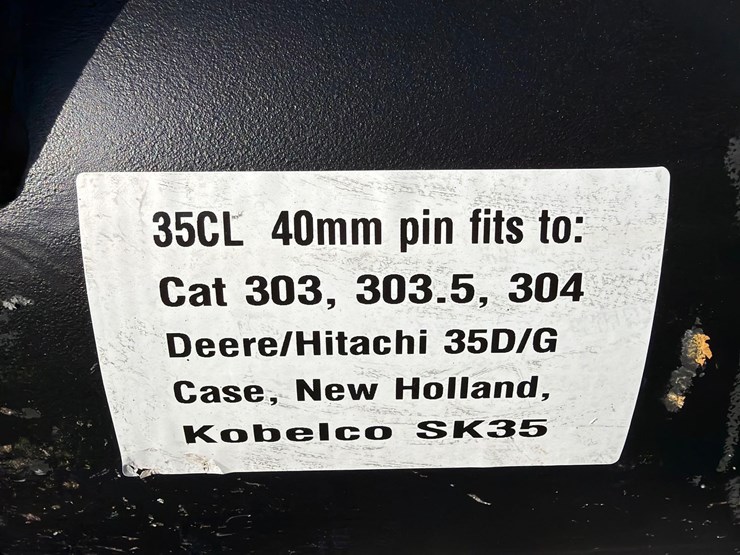 caterpillar-303-image-3