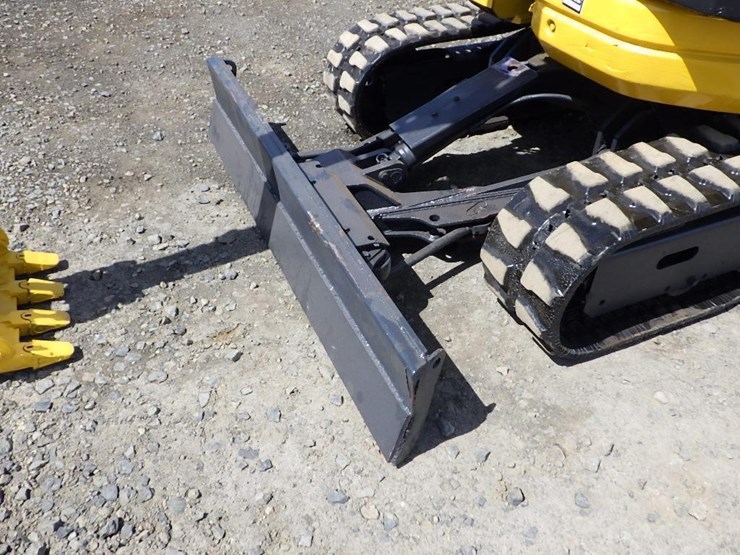 komatsu-pc28uu-2-image-13