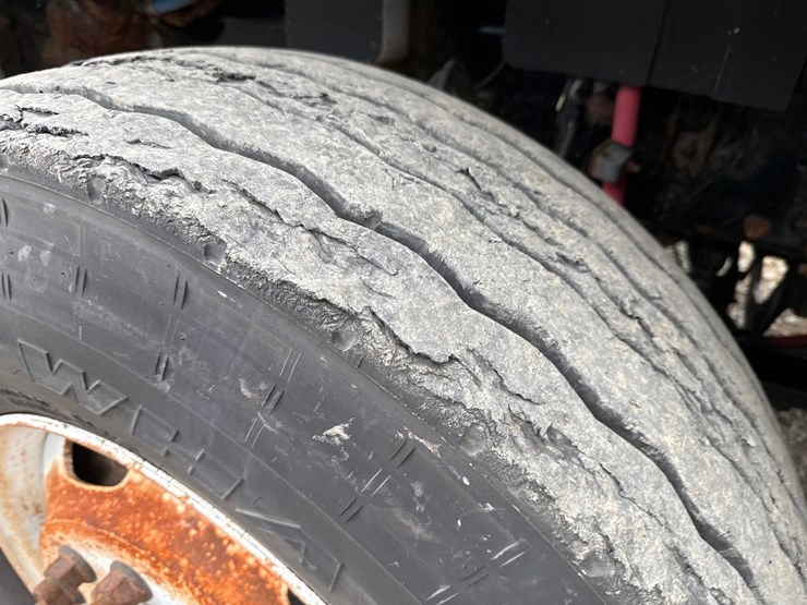 2010-massey-ferguson-8-image-93