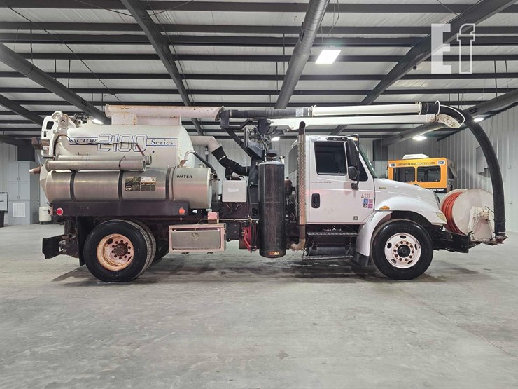 2007-international-durastar-4300-image-6