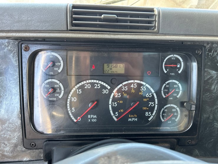 2002-massey-ferguson-8-image-76