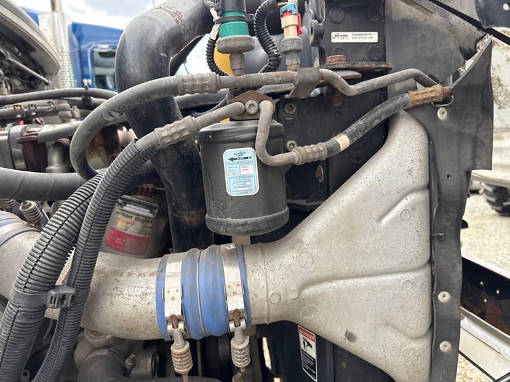 2010-massey-ferguson-8-image-20