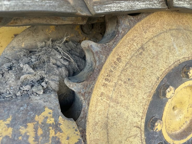 2014-deere-450j-image-61