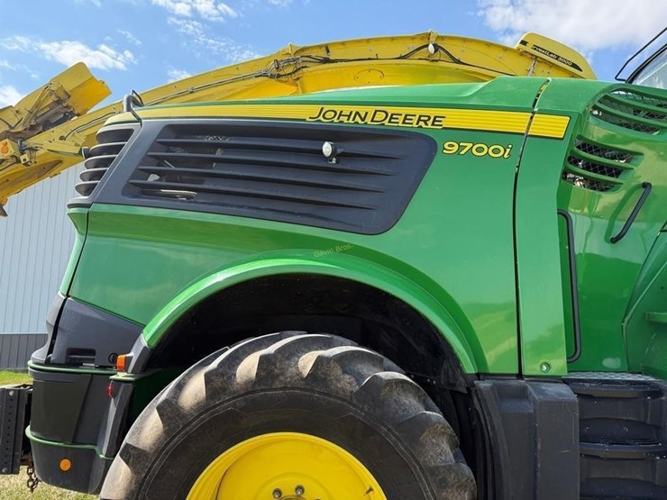 2019-john-deere-9700i-image-26