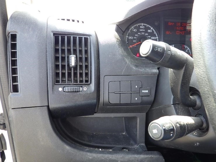 2018-dodge-3500-image-28