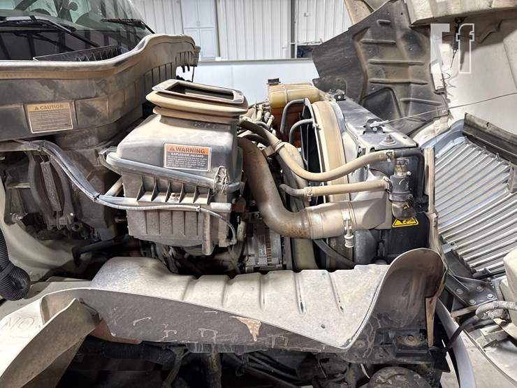 2014-international-durastar-4400-image-23