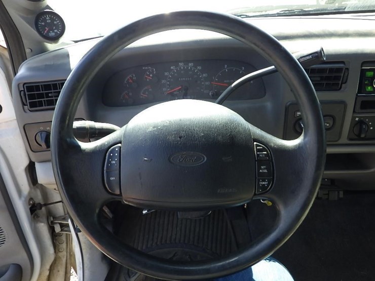 2001-ford-f350-image-27