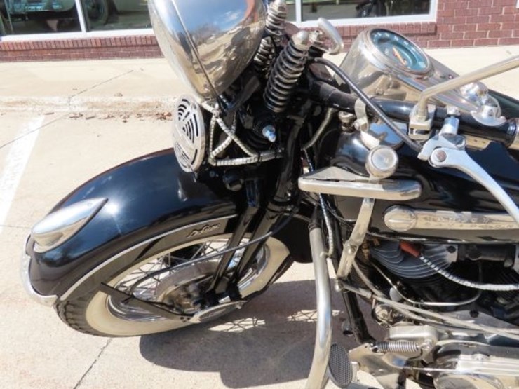 1948-harley-davidson-motorcycle-image-11
