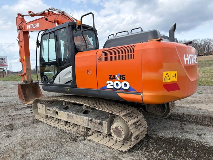 2020-hitachi-zx200-image-6