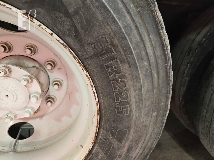 2008-volvo-vnm64200-image-27