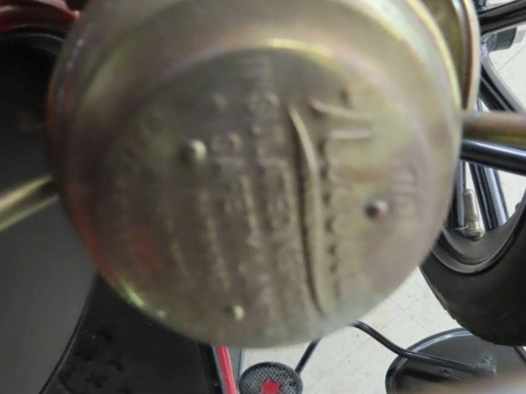 1902-curved-dash-oldsmobile-runabout-image-10