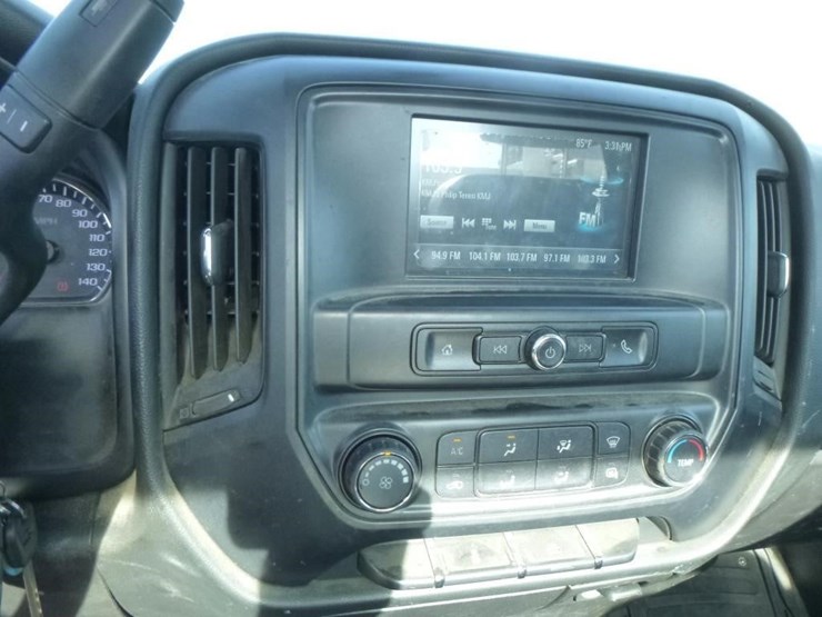 2017-chevrolet-2500hd-image-12